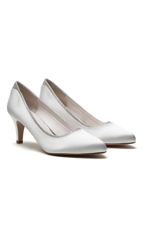 jara shoe pair